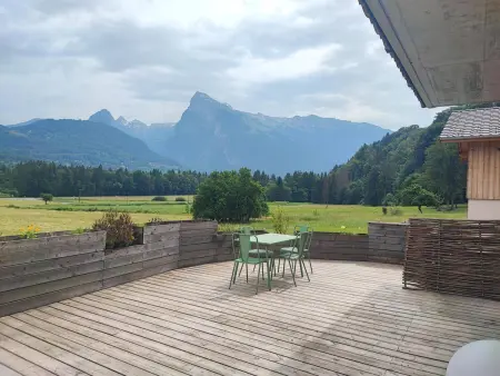 Duplex 2 chambres, grande terrasse vue montagnes : photo 18