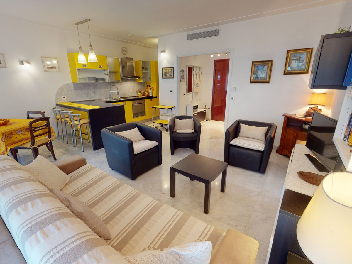 Grand 2 pièces climatisé avec terrasse et garage à Menton - Photo 3