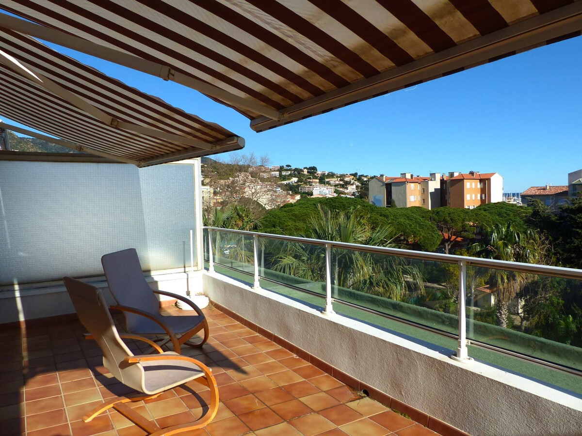 Appartement T3 solarium terrasse vue mer Le Lavandou - Photo 2