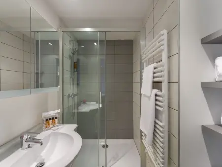Appartement centre Courchevel avec accès pistes, garage et Wifi : photo 8