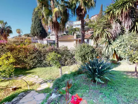 2 pièces rez-de-jardin avec terrasse et piscine à Menton : photo 2