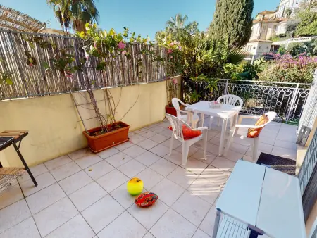 2 pièces rez-de-jardin avec terrasse et piscine à Menton : photo 9