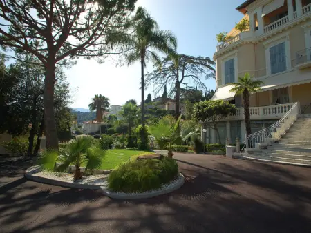 2 pièces rez-de-jardin avec terrasse et piscine à Menton : photo 14