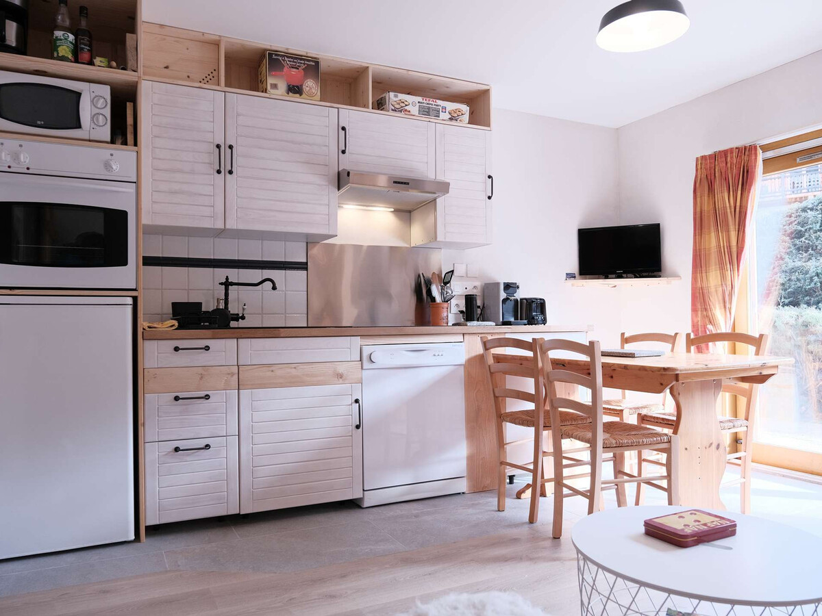 Studio cabine 25m² à 50m des pistes, piscine été - Photo 7