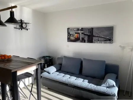 Studio Cabine 4 pers. avec terrasse lac et piscine : photo 3