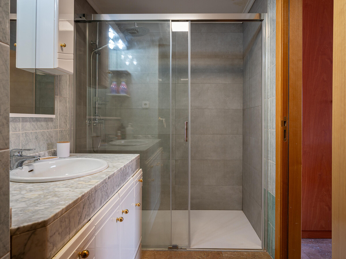 Appartement 3 chambres avec vue mer et 2 piscines - Photo 4