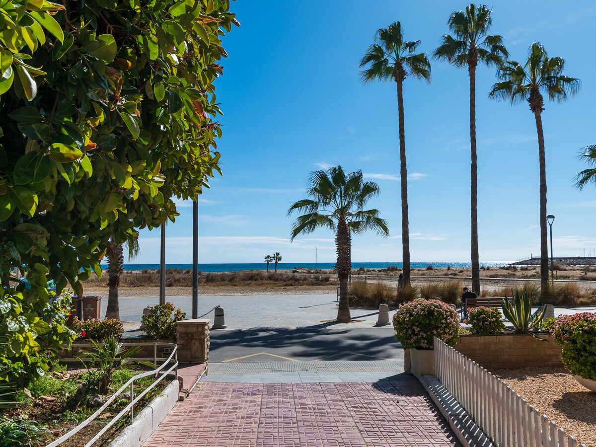 Appartement vue mer première ligne de plage, Torredembarra - Photo 18