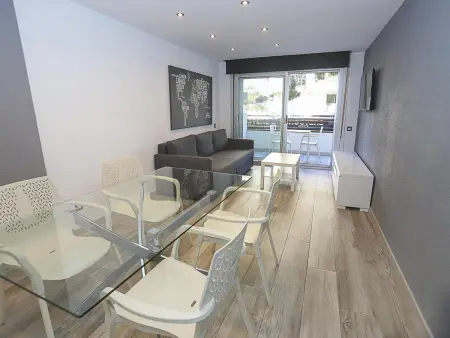 Location appartement à Salou, Appartement Contemporain à Salou avec Jardin, Piscine, Clim et Proche Services
