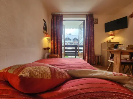 Studio 20m² centre Samoëns, balcon, parking privatif : photo 10