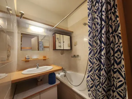 Studio 20m² centre Samoëns, balcon, parking privatif : photo 14
