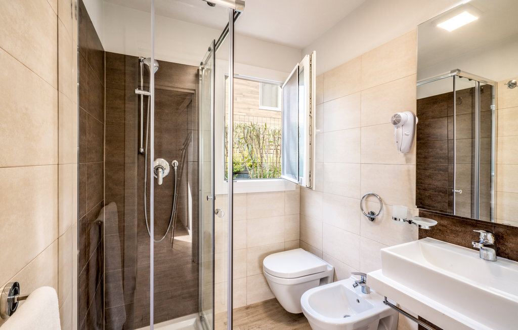 Suite Living Deluxe – Appartement vue lac avec piscine - Photo 24