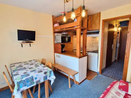 Studio 4 pers Saint-Michel-de-Chaillol, balcon sud, vue vallée : photo 3