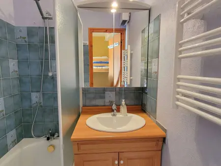 Studio 4 pers Saint-Michel-de-Chaillol, balcon sud, vue vallée : photo 9