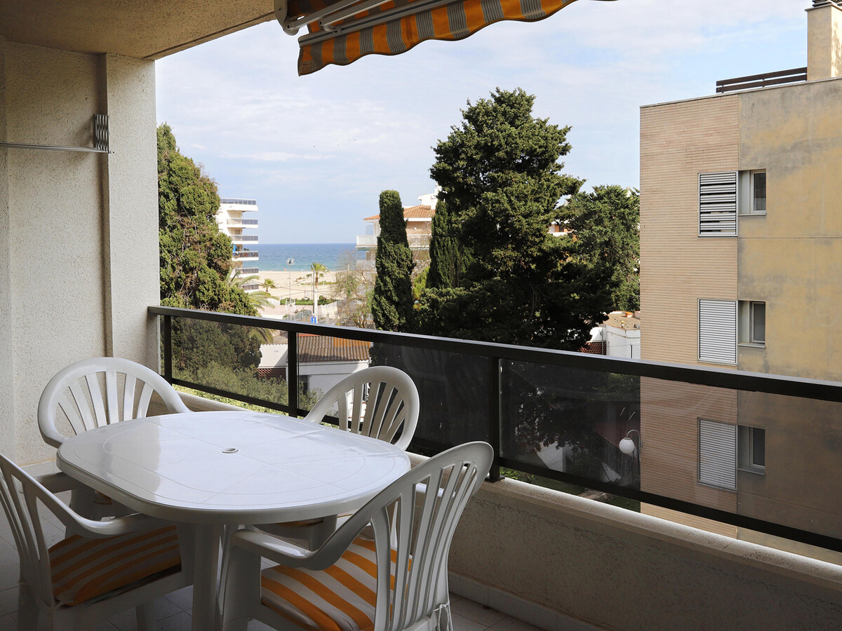 Appartement 3 ch. à 150 m de la plage, piscine et parking - Photo 1