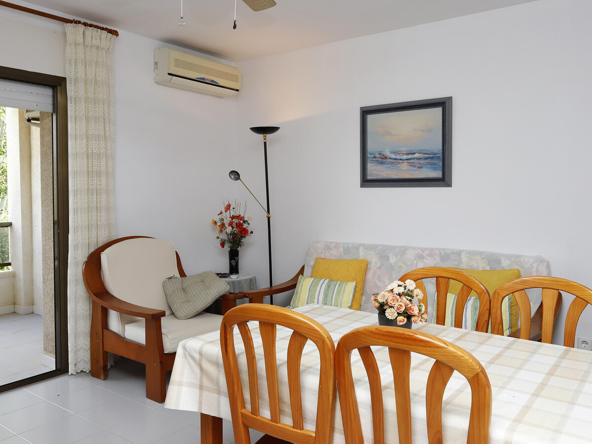 Appartement 3 ch. à 150 m de la plage, piscine et parking - Photo 4