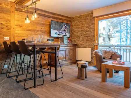 Location appartement à Huez, Appartement rénové coeur Alpe dHuez avec parking et wifi