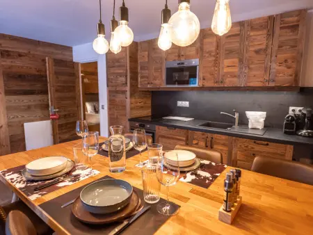 Appartement rénové cœur Alpe d'Huez, parking inclus : photo 4