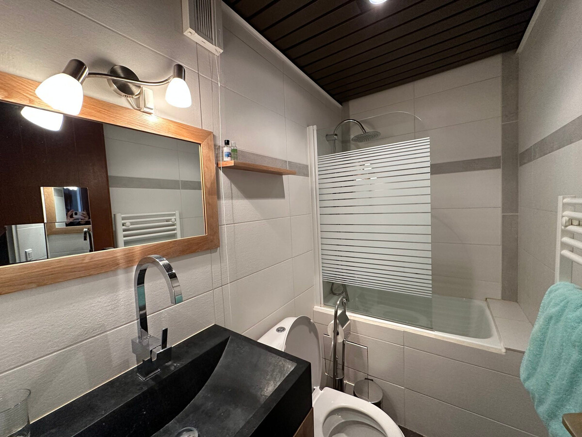 Studio 18 m² ski aux pieds, balcon privé à Méribel - Photo 7