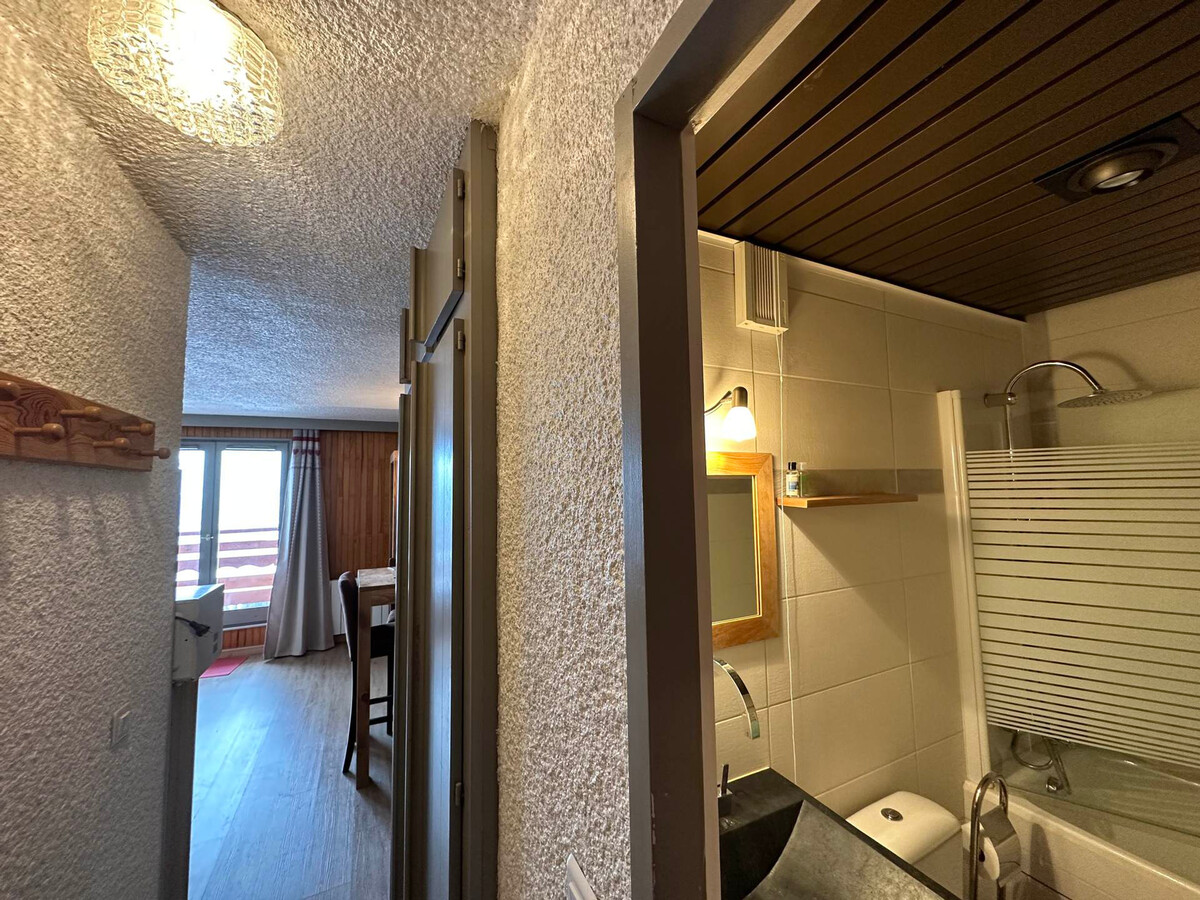 Studio 18 m² ski aux pieds, balcon privé à Méribel - Photo 8