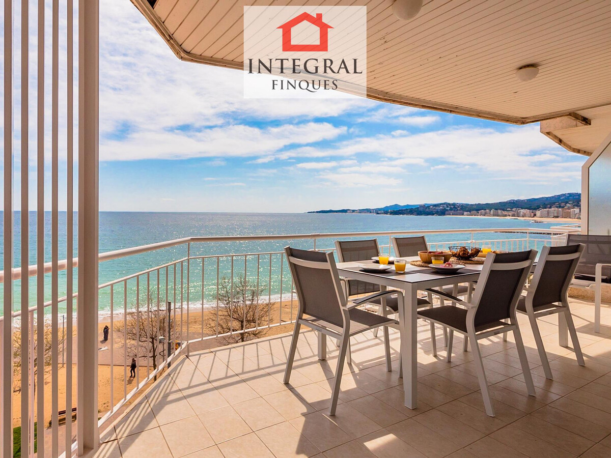 Appartement 148m² face à la plage avec terrasse panoramique - Photo 2