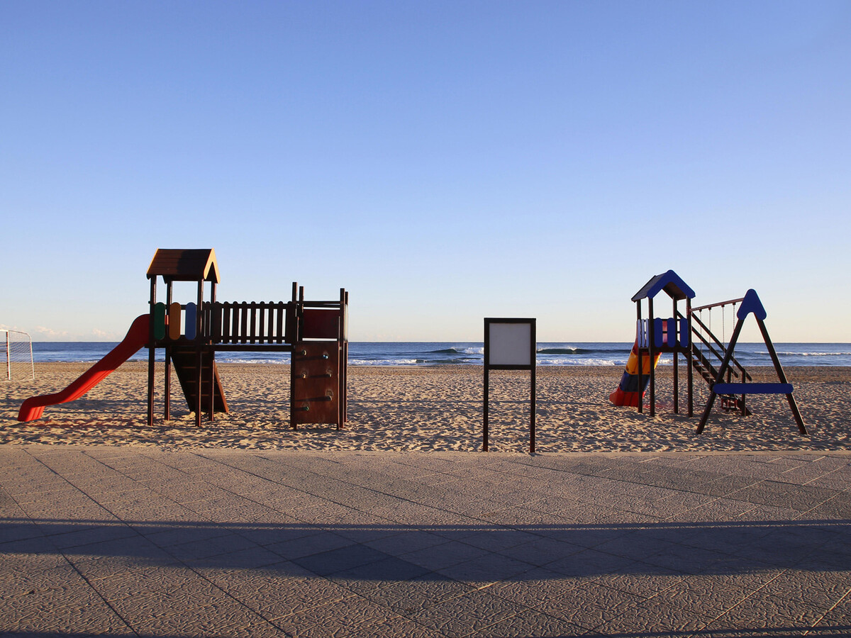 Appartement rénové en première ligne de plage à Torredembarra - Photo 20