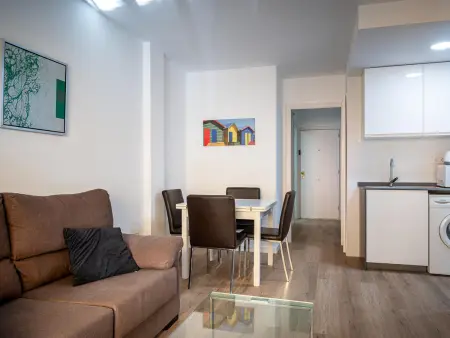 Location appartement à Torredembarra, Appartement rénové à 150m de la plage avec piscine commune