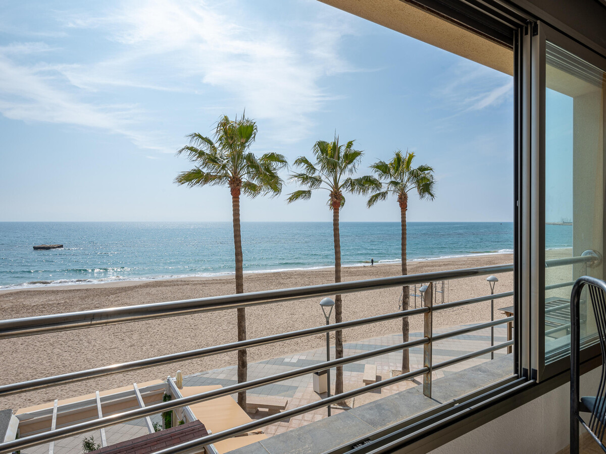Appartement première ligne de plage à Torredembarra - Photo 1