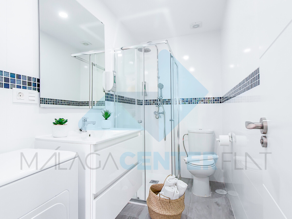 Appartement rénové face à la cathédrale à Málaga - Photo 13