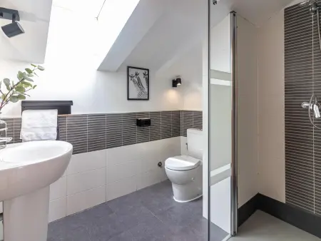 Penthouse rénové au cœur de Malaga, 1 chambre, balcon, clim, Wi-Fi, proche restaurants et bars - Photo 10