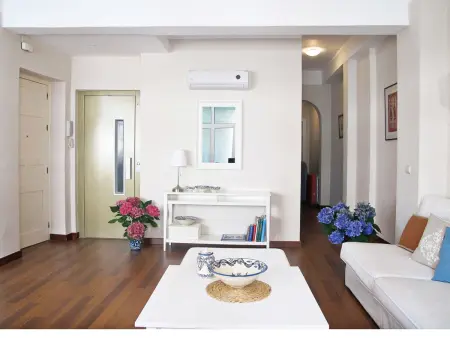 Appartement Lumineux au Cœur de Malaga, Proche Musée, Cathédrale et Théâtre Romain - Photo 3