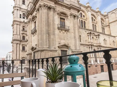 Location appartement à Málaga, Charmant Appartement au Pied de la Cathédrale de Málaga, Wifi Gratuit et Climatisation
