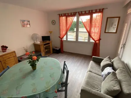 Appartement 2 chambres plein sud, 500 m plage, Fréjus : photo 2