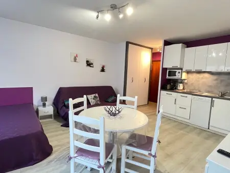 Location appartement à Aix les Bains, Studio spacieux avec balcon, idéal pour 2 personnes