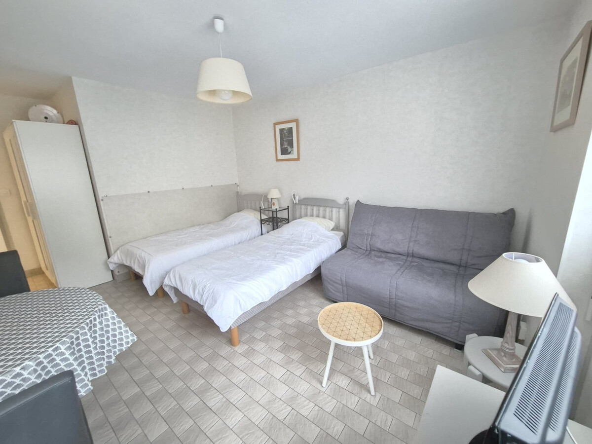 T1 Bis lumineux avec balcon et parking à Aix-les-Bains - Photo 6
