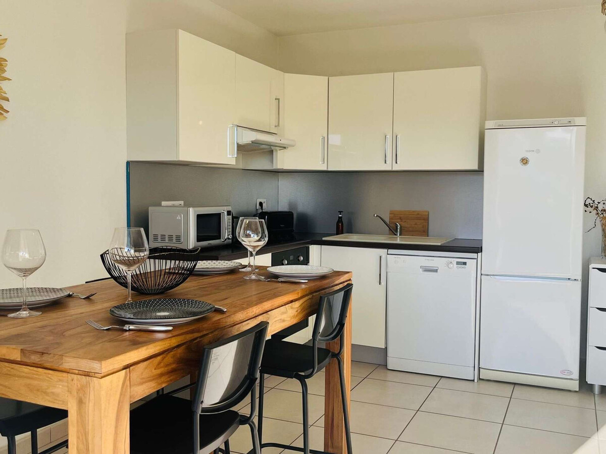 Appartement T3 climatisé, parking privé à 1,5 km plage - Photo 2