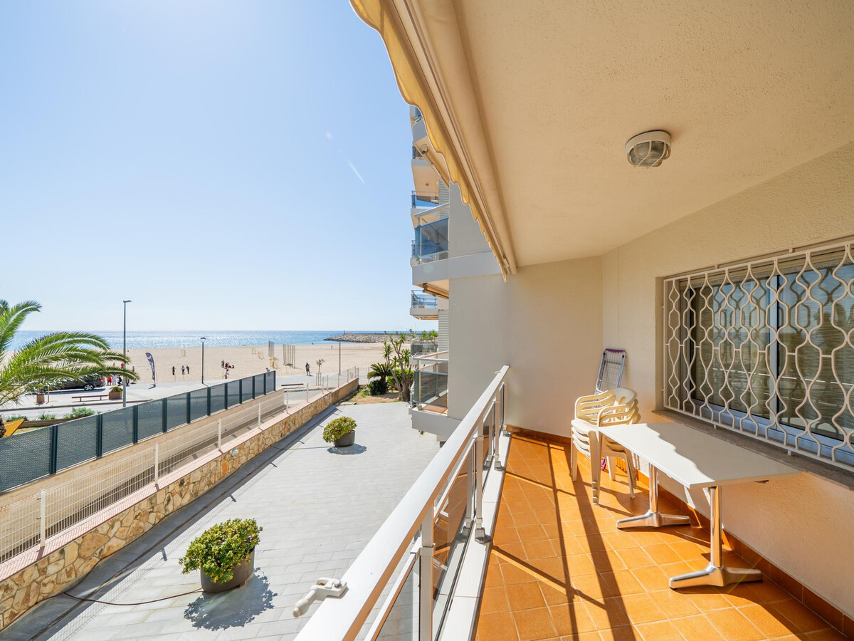 Appartement face à la mer avec piscine à Torredembarra - Photo 1