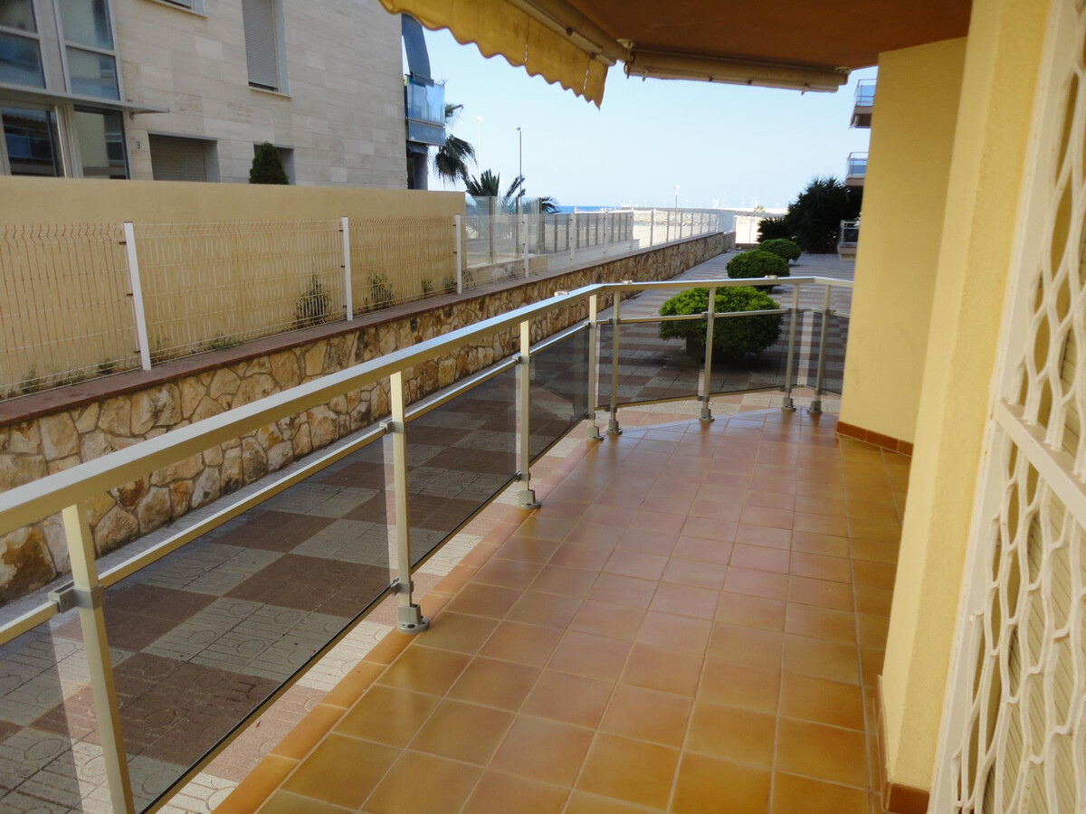 Appartement 100 m² face à la mer, 3 chambres à Torredembarra - Photo 1