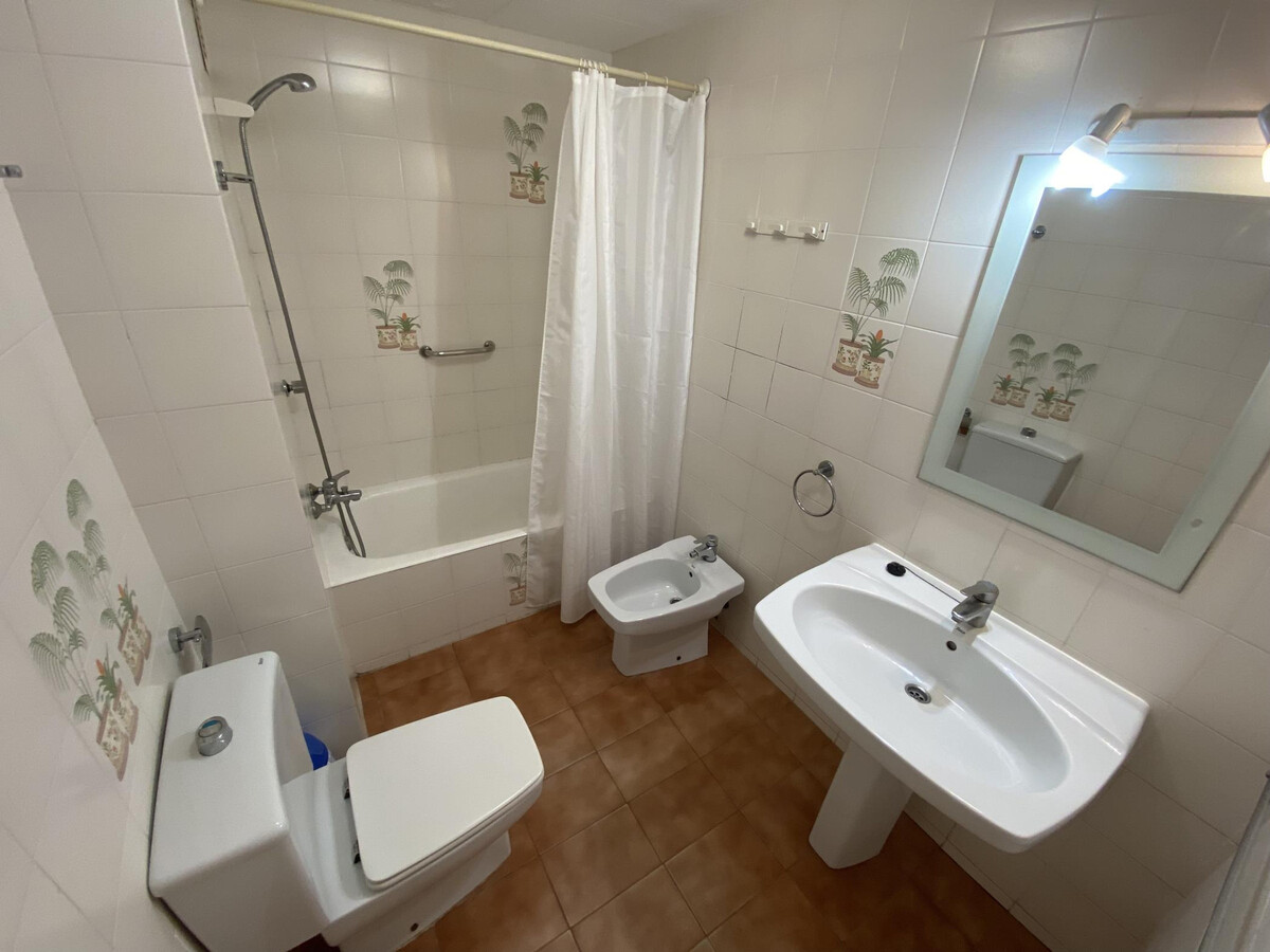 Appartement face à la mer, piscine et parking à Torredembarra - Photo 6
