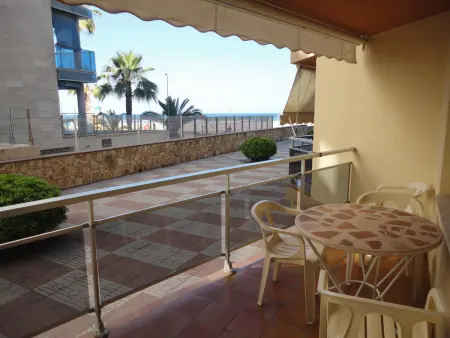 Location appartement à Torredembarra, Appartement en bord de mer avec piscine, terrasse et parking à Torredembarra
