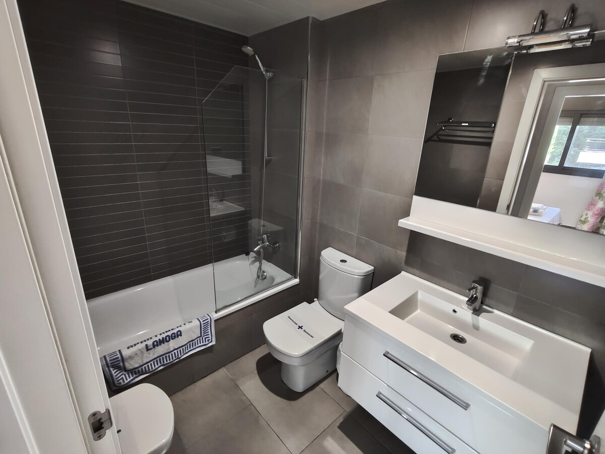 Appartement 60m² à 150m de la mer, piscine et parking - Photo 11