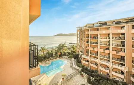 Appartement vue mer avec piscine à Cannes : photo 8