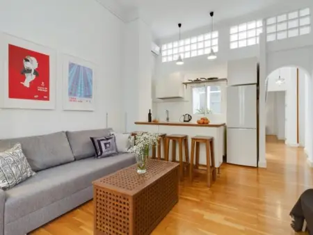 Location appartement à Málaga, Appartement Charmant au Cœur de Málaga, Proche Lieu de Naissance de Picasso, Balcon et Cour Lumineuse