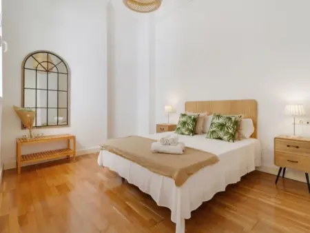 Appartement Charmant au Cœur de Málaga, Proche Lieu de Naissance de Picasso, Balcon et Cour Lumineuse - Photo 1