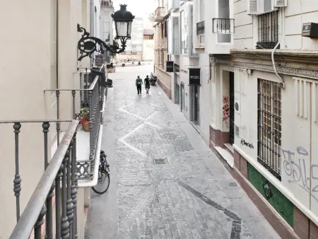 Appartement Charmant au Cœur de Málaga, Proche Lieu de Naissance de Picasso, Balcon et Cour Lumineuse - Photo 3