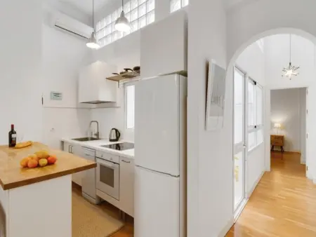 Appartement Charmant au Cœur de Málaga, Proche Lieu de Naissance de Picasso, Balcon et Cour Lumineuse - Photo 9