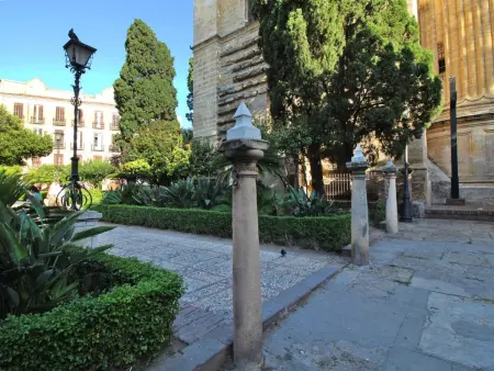 Charmant Appartement au Cœur de Malaga avec Cour Privée - Del Parque Flats Peña - Photo 21