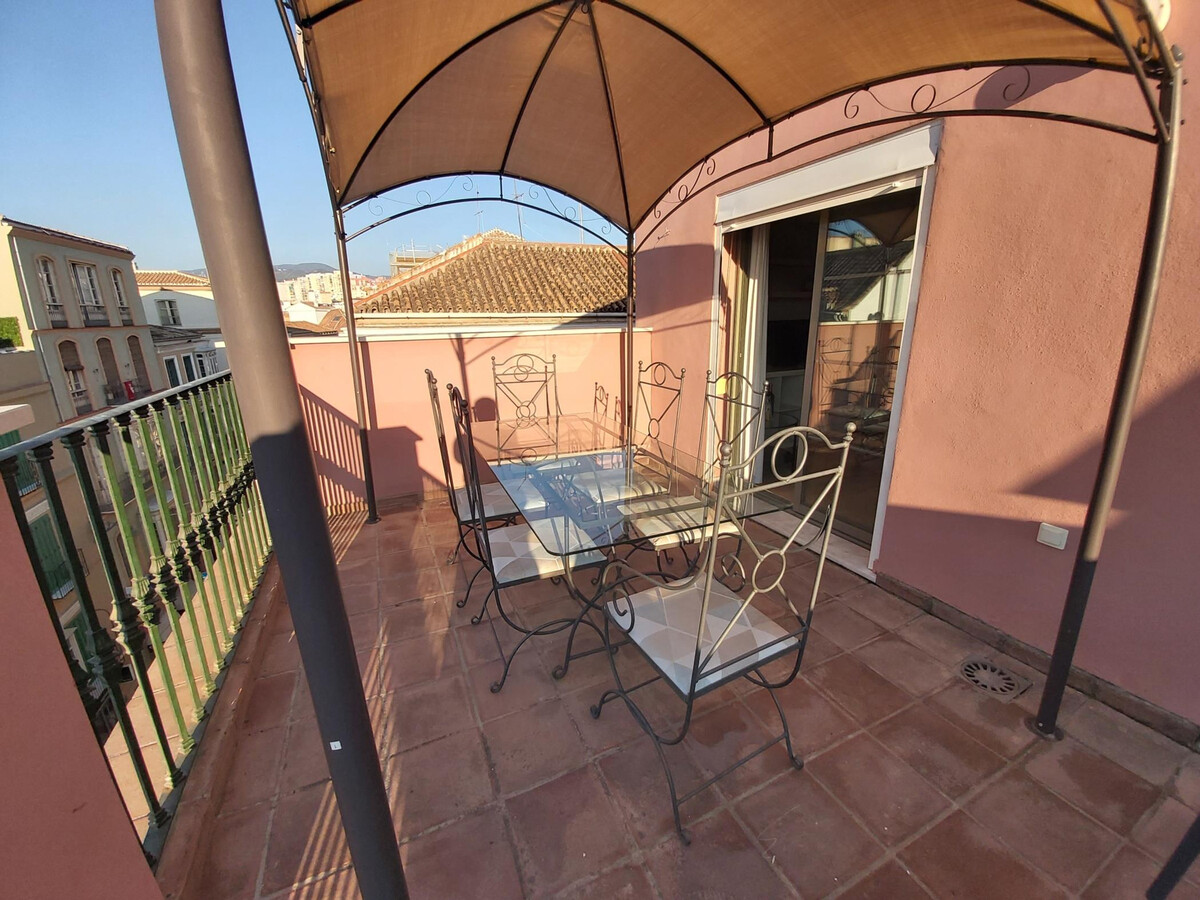 Penthouse moderne avec terrasse vue ville, Málaga centre - Photo 13