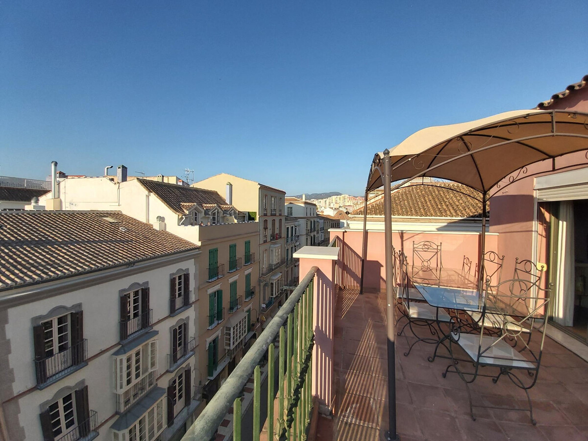 Penthouse moderne avec terrasse vue ville, Málaga centre - Photo 19