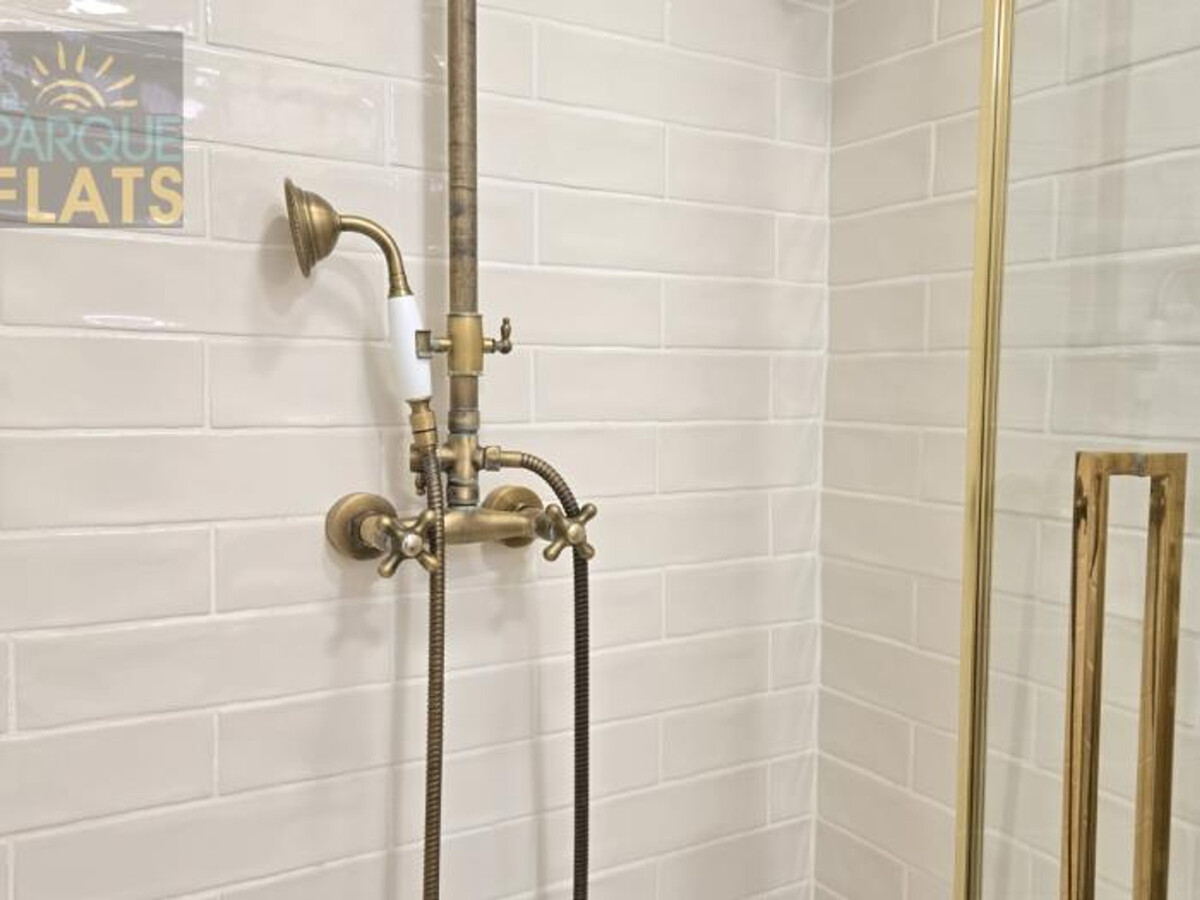 Appartement XIXe siècle rénové au cœur du vieux Malaga - Photo 18