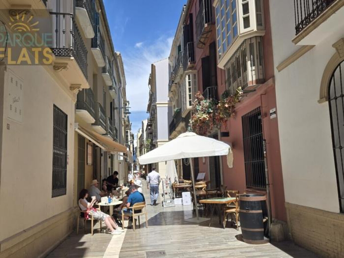 Appartement XIXe siècle rénové au cœur du vieux Malaga - Photo 25